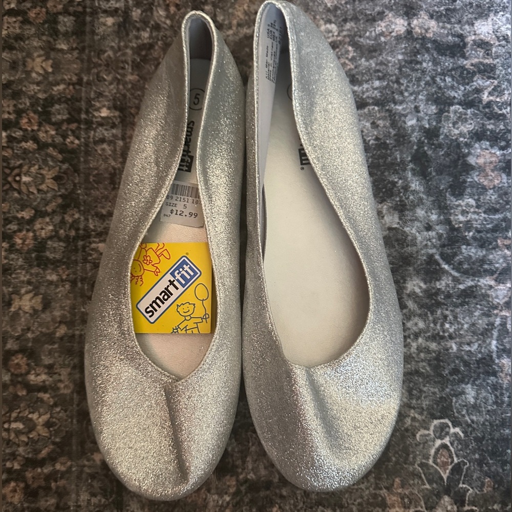 SmartFit Women's Glittery Silver Flats